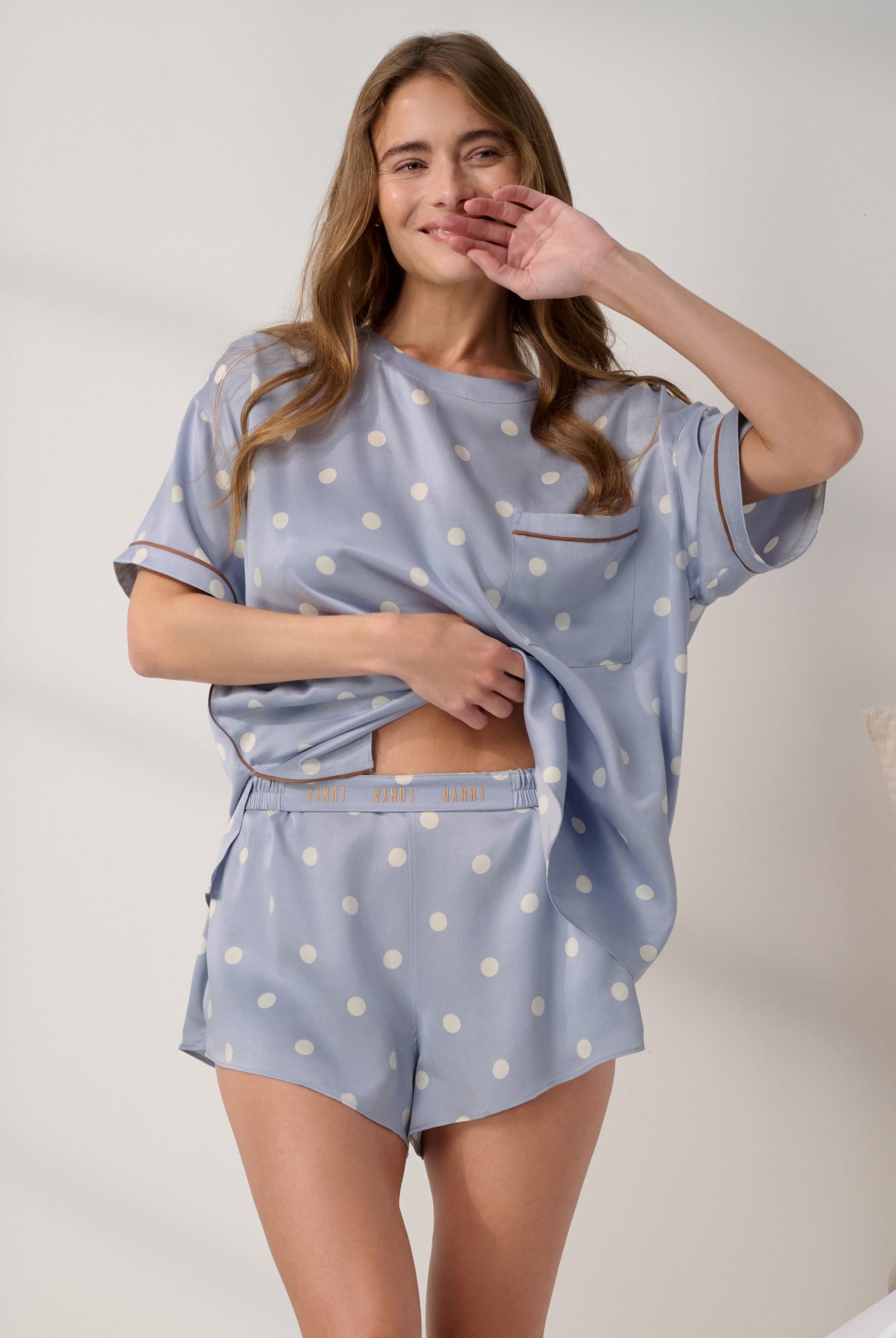 Lunya Pajamas - Washable Silk Tee Short Set #Riviera Dot/Iced Coffee