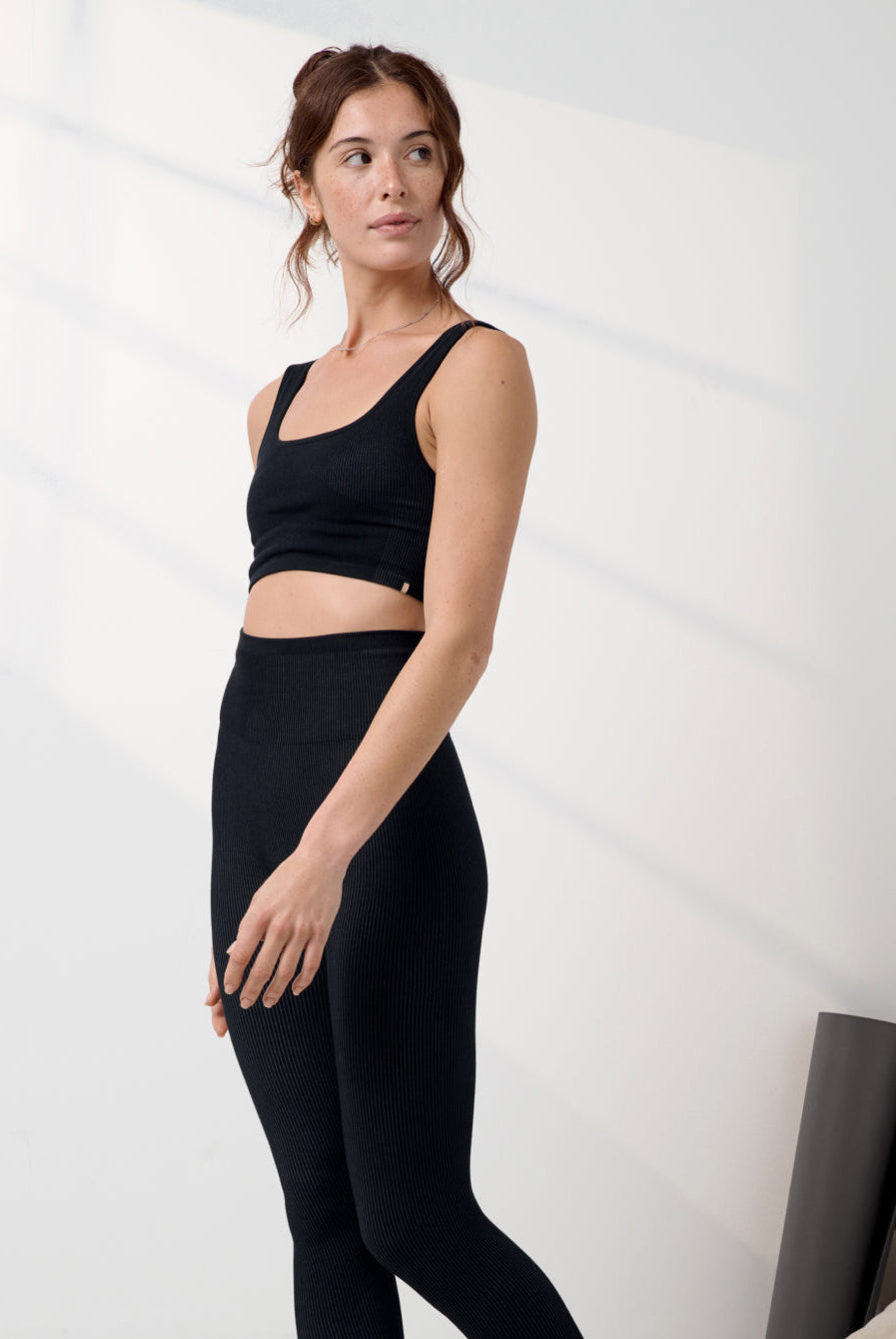 Lunya Athleisure Seamless Modal Flow Cropped Tank - #Immersed Black