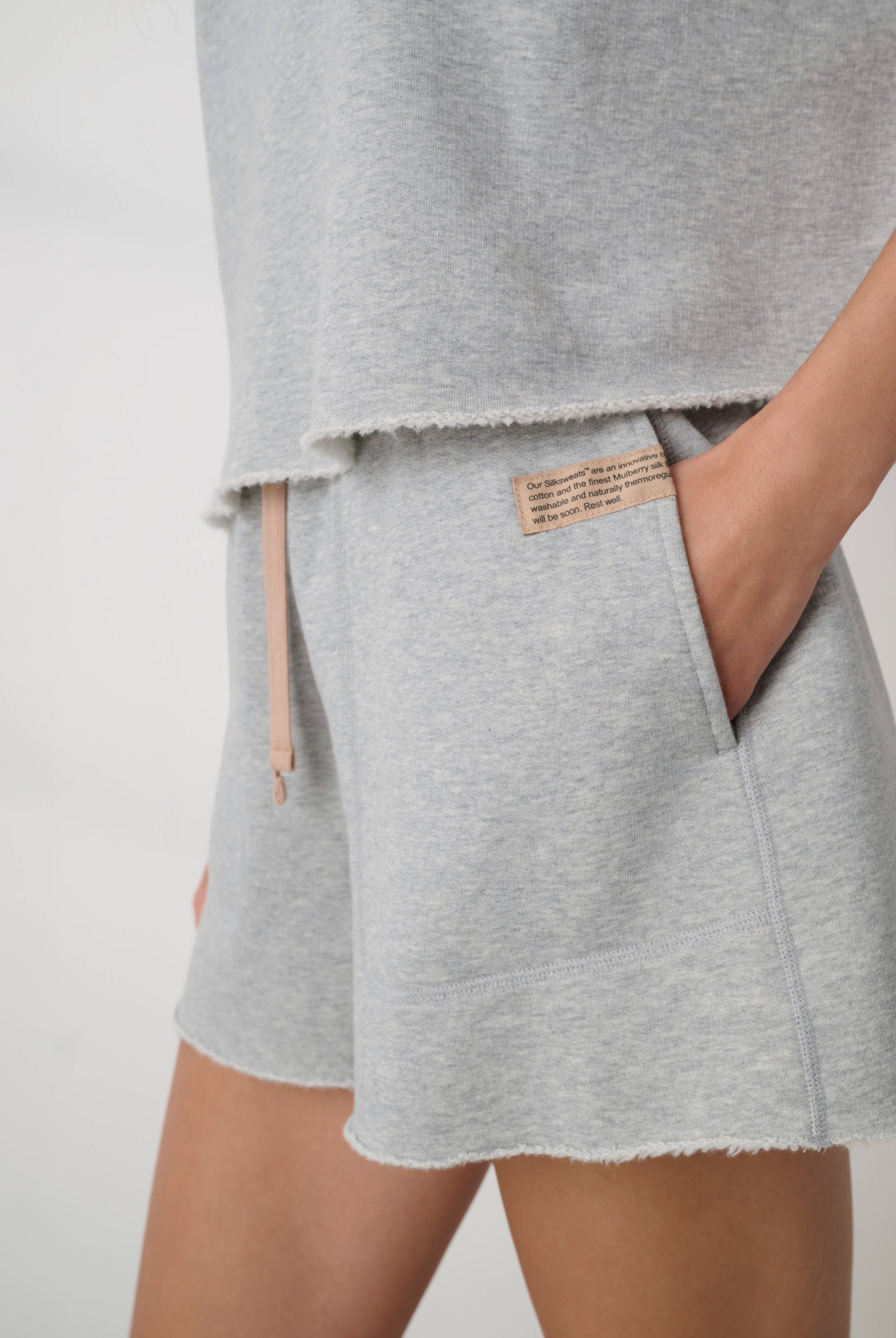 Lunya loungewear - SILKSWEATS™ MIDWEIGHT REVERSIBLE SHORT #NAPPING DOVE HEATHER