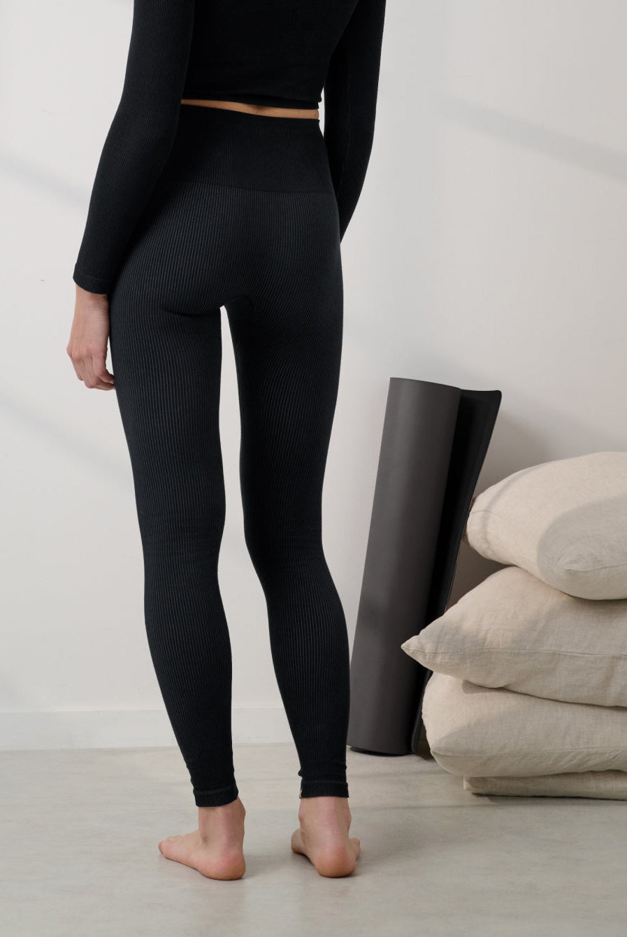 Lunya Activewear Seamless Modal Flow Legging - #Immersed Black