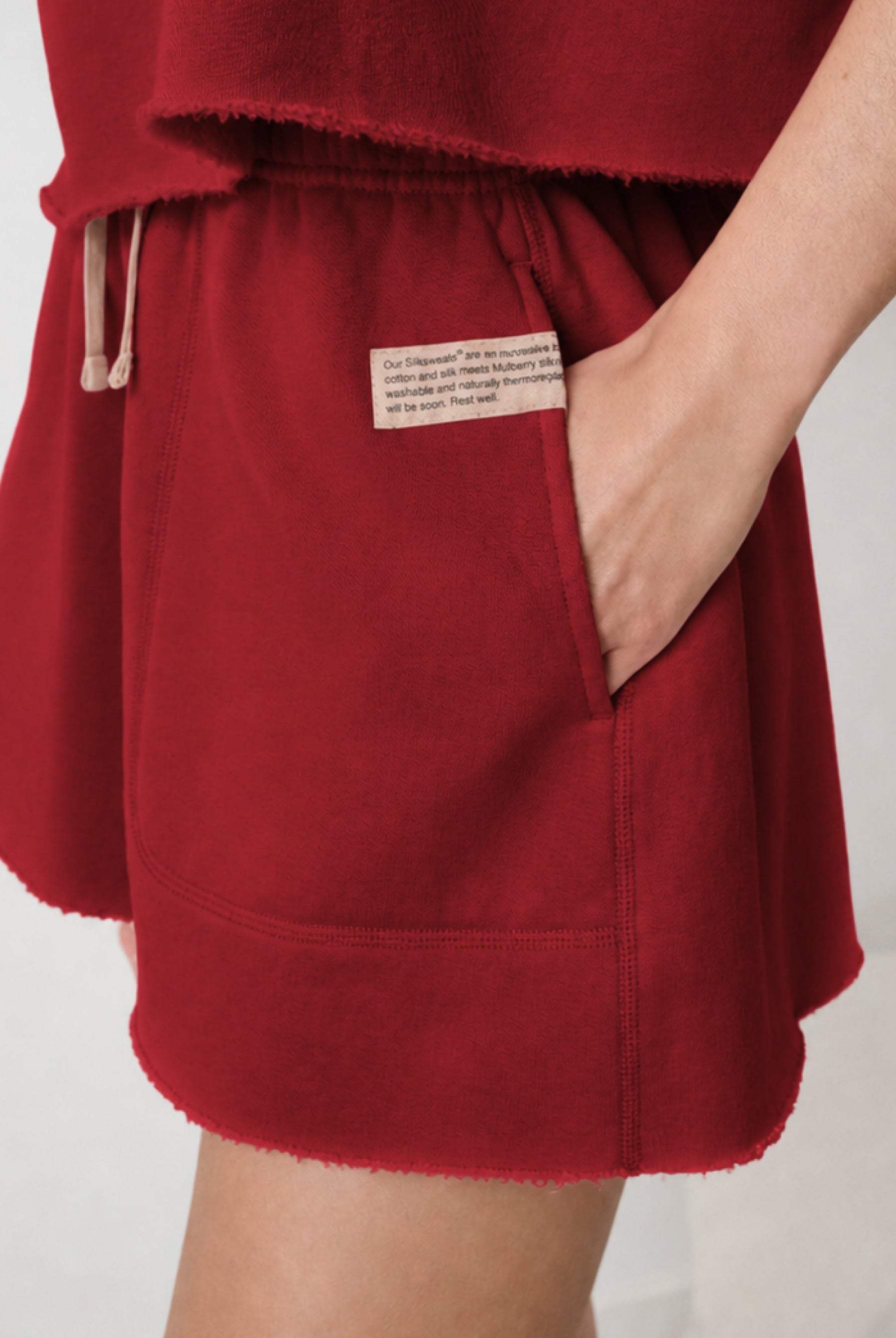 Lunya loungewear - SILKSWEATS™ MIDWEIGHT REVERSIBLE SHORT #CHILI PEPPER