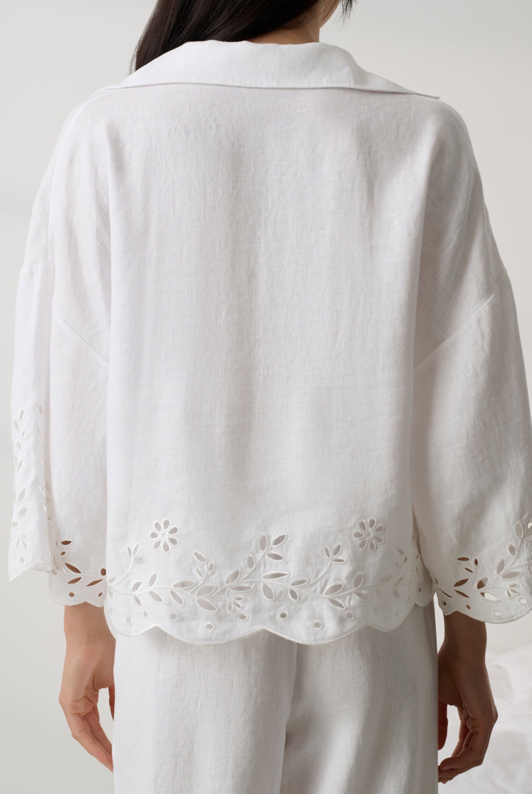 Lunya Pajamas - Linen EMBROIDERED EYELET SHIRT - #Sincere White