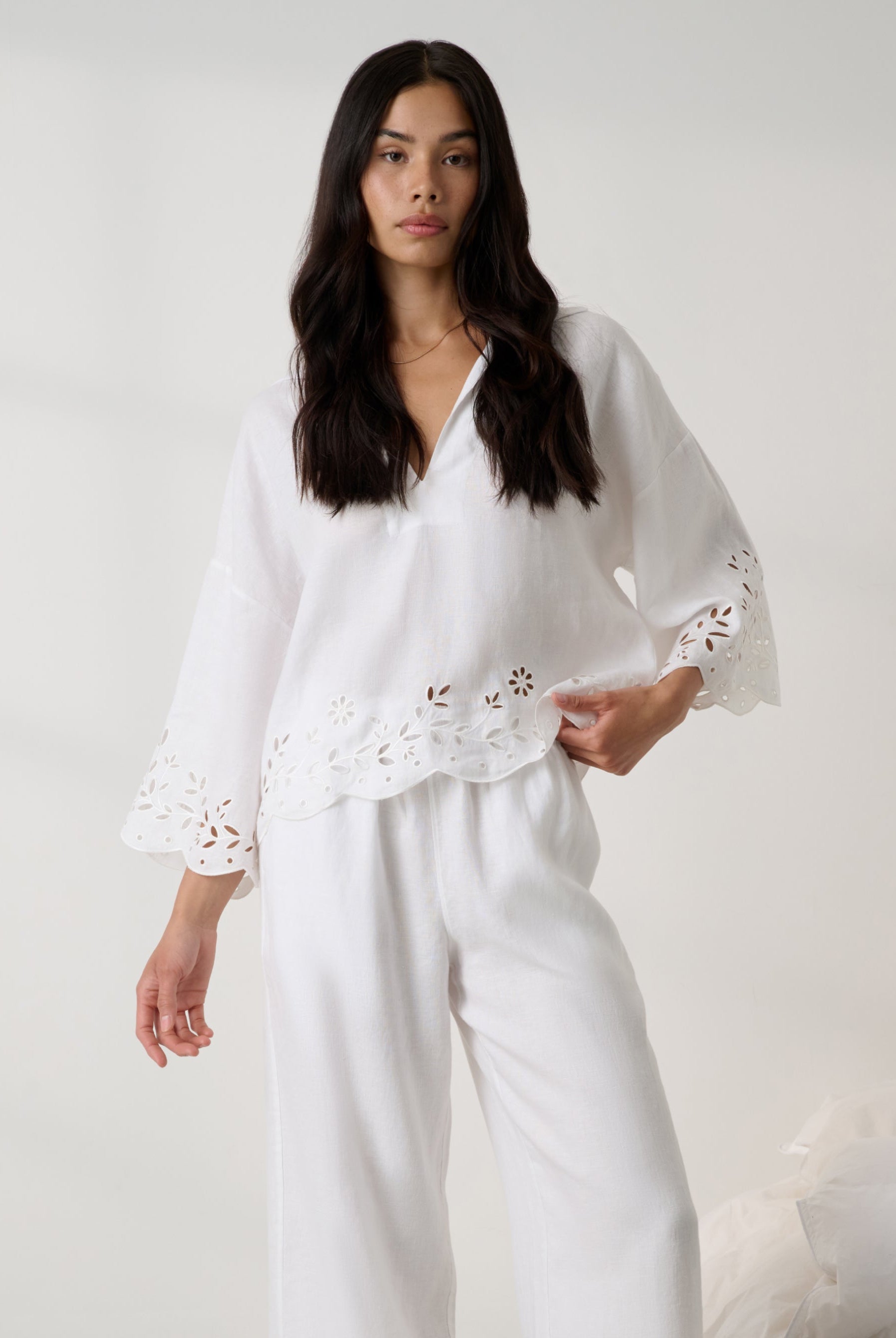 Lunya Pajamas - Linen EMBROIDERED EYELET SHIRT - #Sincere White