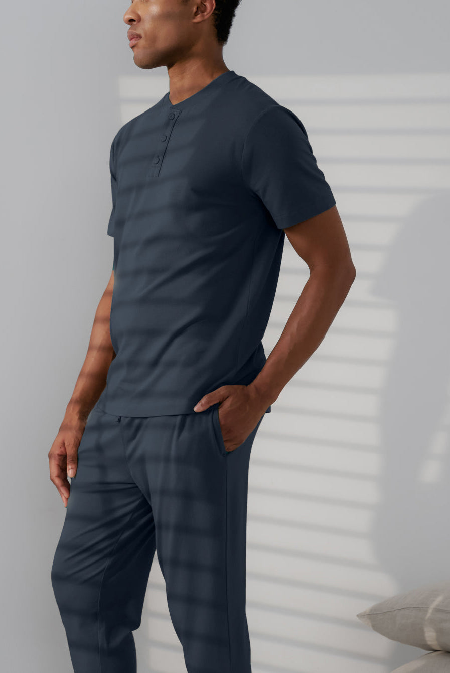 Lunya Pajamas - MEN’S SLUMBERKNIT™ HENLEY TEE - #deep blue