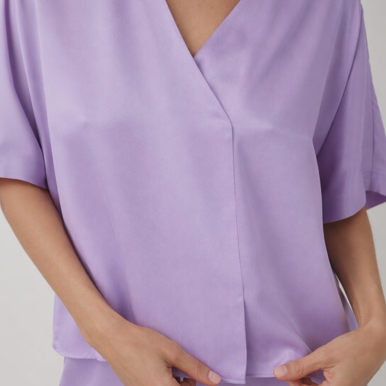 Lunya Pajamas - WASHABLE SILK CROSSOVER PANT SET #Morning Wisteria
