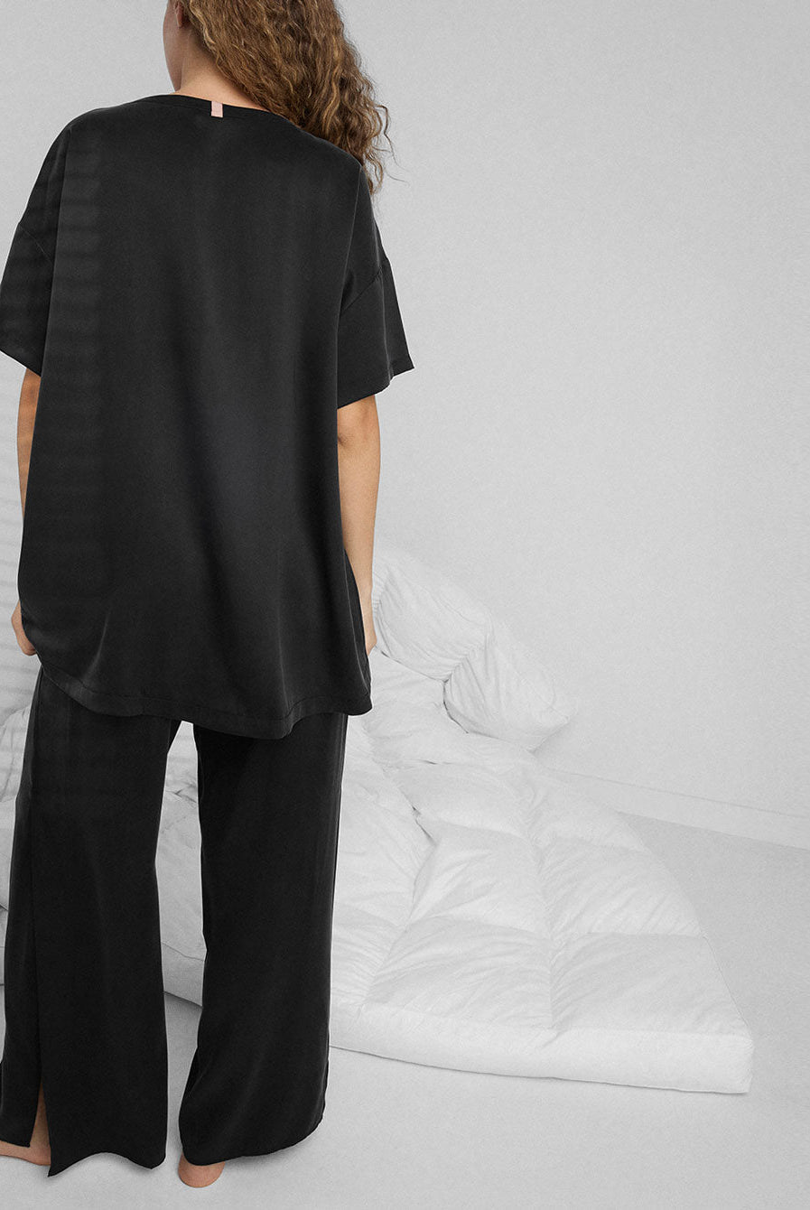 Lunya Washable Silk Tee Pant Set - #Immersed Black