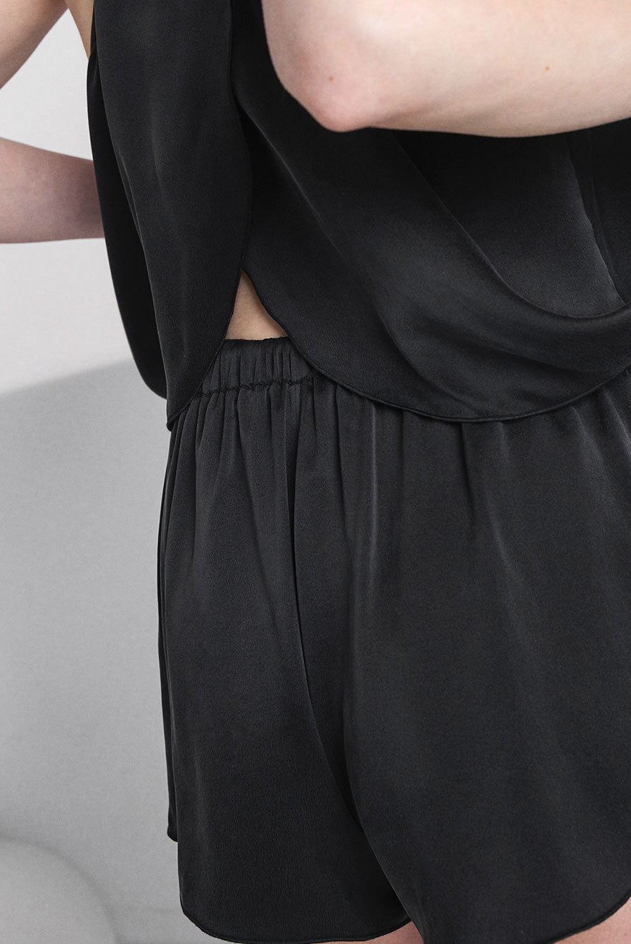 Washable Silk Tulip Back Set - #Immersed Black