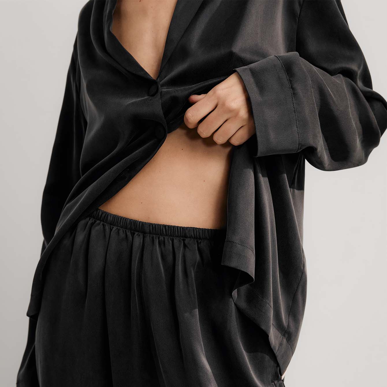 Lunya Pajamas - Washable Silk Long Sleeve Pant Set - #Immersed Black
