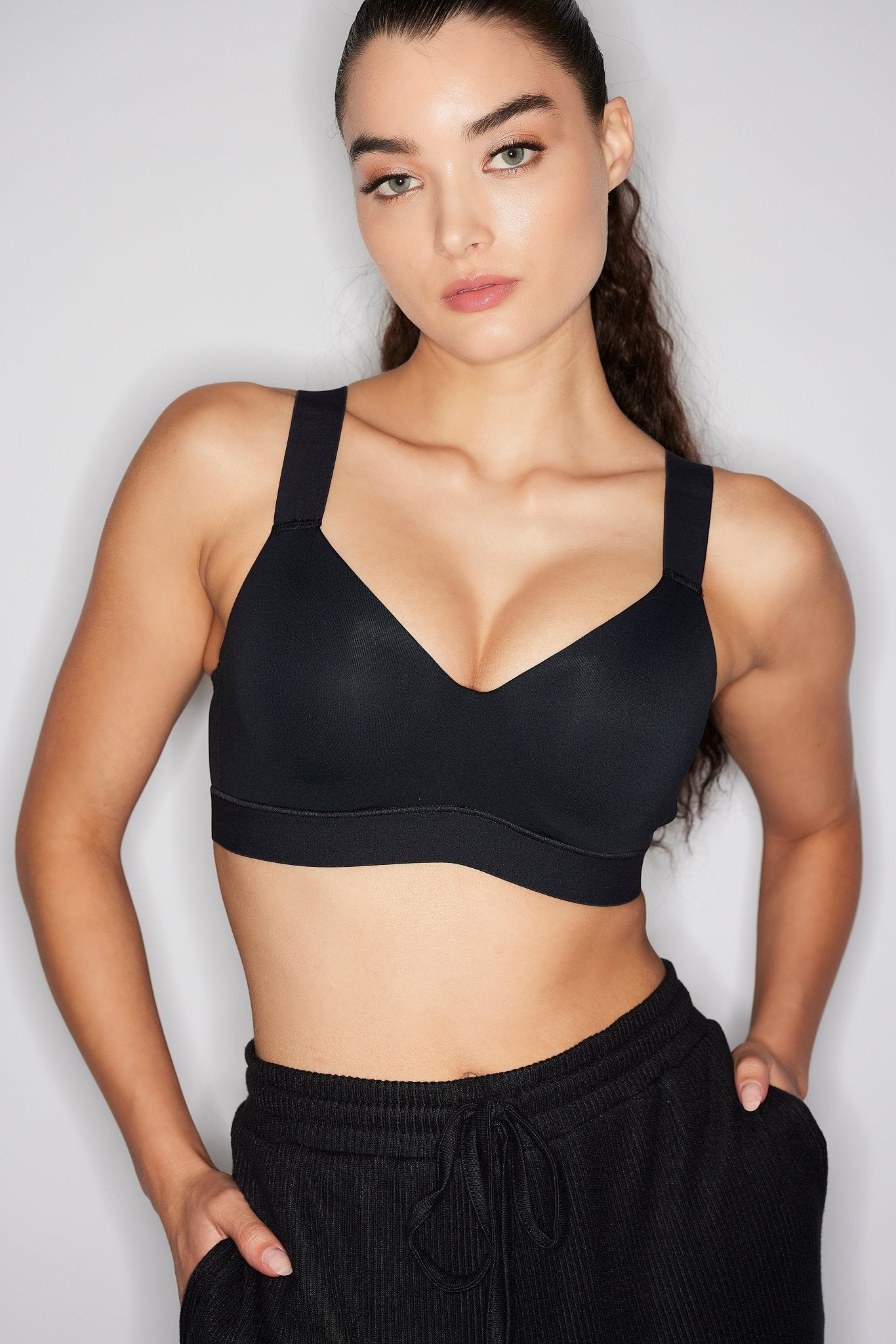 Dynamic Anywhere Underwire Sports Bra - Medium Impact - Natori